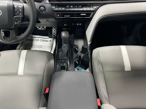 Used 2026 Toyota Camry SE FWD image 39