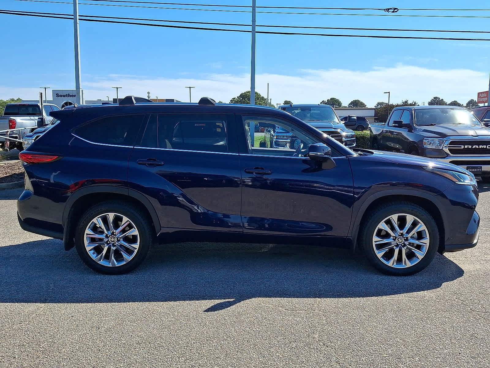 Used 2022 Toyota Highlander Limited AWD/4WD image 32