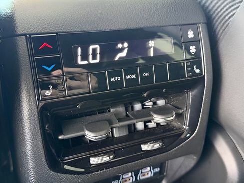 Used 2024 Jeep Grand Cherokee L Overland image 29
