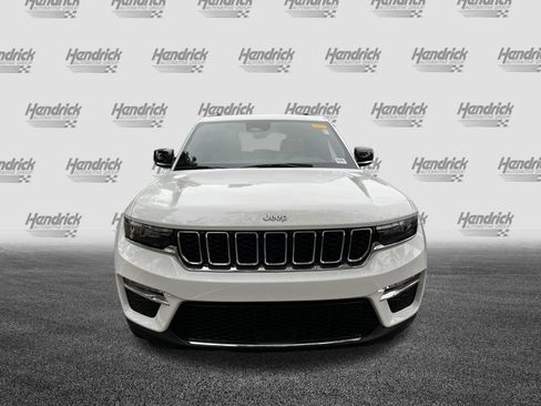 Used 2024 Jeep Grand Cherokee Limited image 3