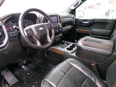 Used 2021 Chevrolet Silverado 1500 High Country w/ Technology Package image 15