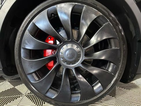 Used 2022 Tesla Model Y Performance image 38