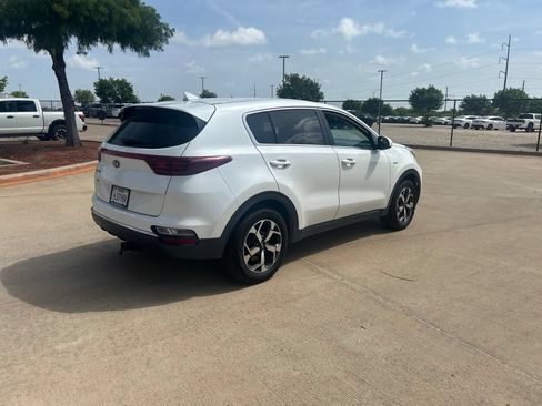 Used 2021 Kia Sportage LX AWD/4WD image 5