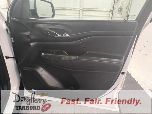 Used 2023 GMC Acadia SLT image 45