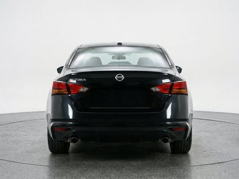 Used 2025 Nissan Altima 2.5 SV FWD image 7
