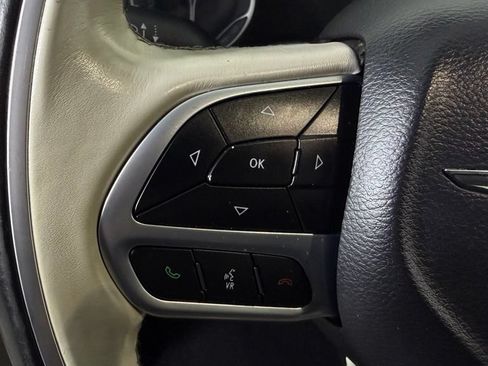 Used 2019 Chrysler Pacifica Limited FWD image 18