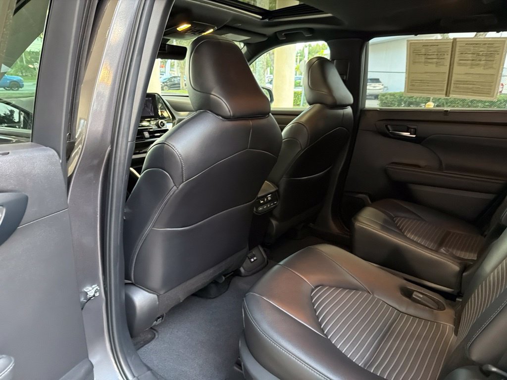 Used 2024 Toyota Highlander XSE AWD/4WD image 42
