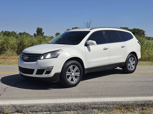 Used 2015 Chevrolet Traverse LT FWD image 1