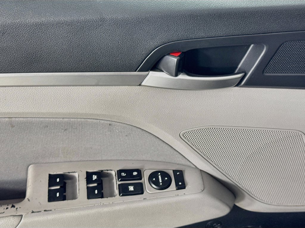 Used 2019 Hyundai Elantra Value Edition FWD image 21