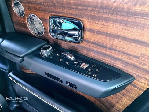 Used 2020 Rolls-Royce Phantom Sedan RWD image 36