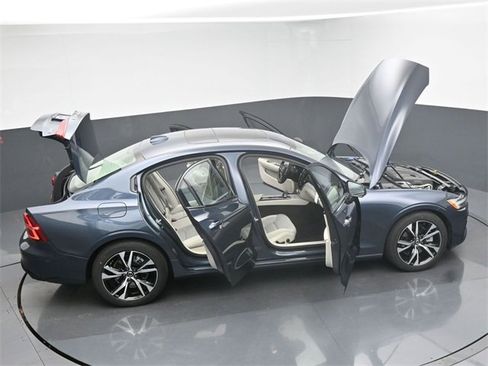Used 2024 Volvo S60 B5 Core w/ Climate Package image 44