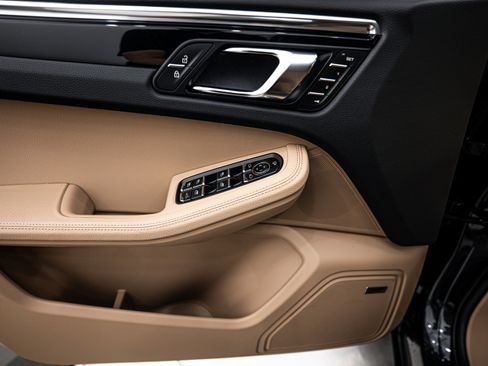 New 2025 Porsche Macan image 16
