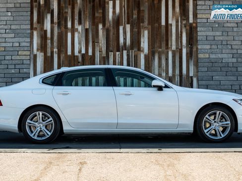 Used 2018 Volvo S90 T5 Momentum w/ Convenience Package AWD/4WD image 7