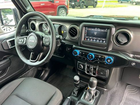 Used 2023 Jeep Wrangler Unlimited w/ Cold Weather Group AWD/4WD image 25