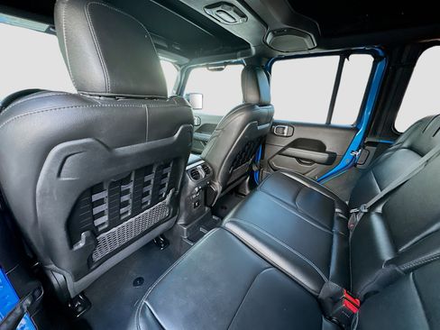 Used 2022 Jeep Wrangler Unlimited Rubicon 4xe image 24