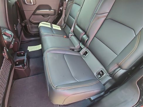 New 2025 Jeep Gladiator Nighthawk image 14