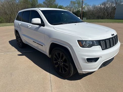 Used 2019 Jeep Grand Cherokee Altitude image 7