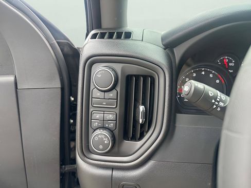 Used 2025 Chevrolet Silverado 2500 Custom w/ Custom Value Package image 27