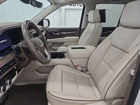 Used 2024 GMC Yukon Denali w/ Advanced Technology Package AWD/4WD image 41