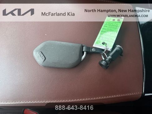 Used 2023 Kia Telluride EX w/ EX Captain's Chair Package FWD image 30