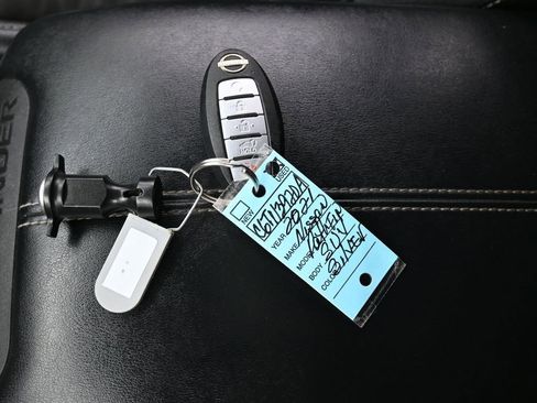 Used 2022 Nissan Pathfinder SV w/ SV Premium Package image 20