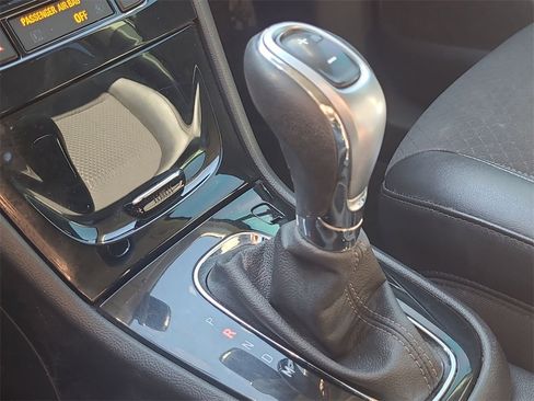 Used 2022 Buick Encore Preferred image 16