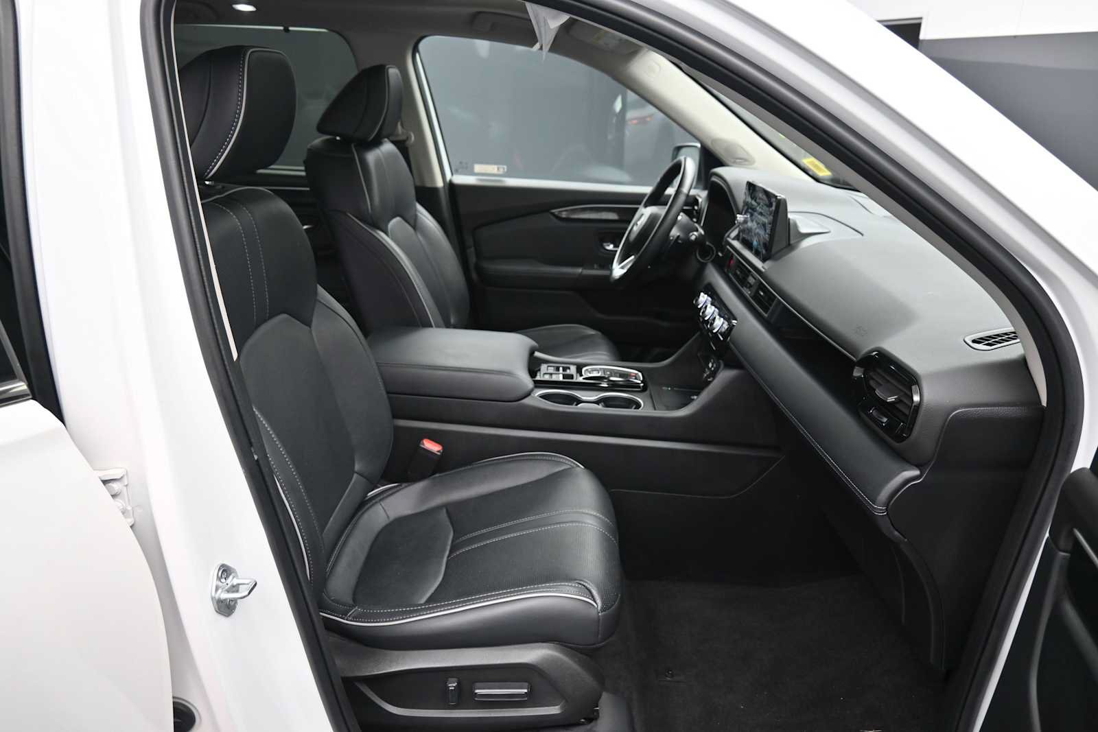 Certified 2023 Honda Pilot Elite image 27