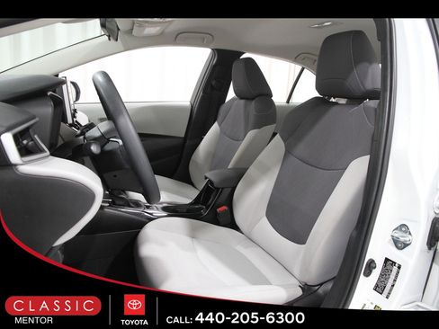 Used 2020 Toyota Corolla LE image 5