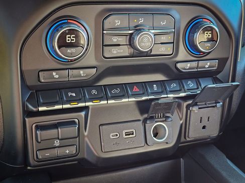 Used 2020 Chevrolet Silverado 1500 LT Trail Boss image 26