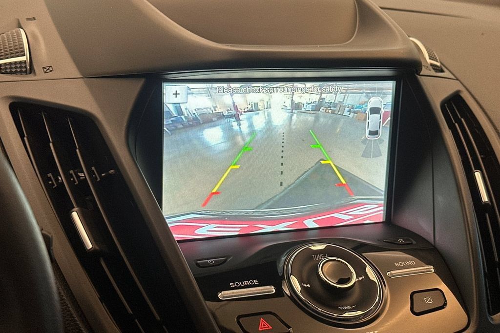 Used 2019 Ford Escape Titanium FWD image 19