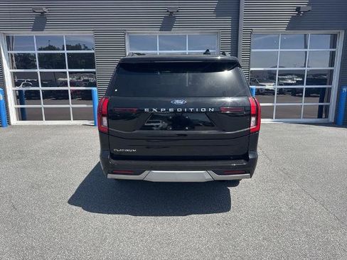 Certified 2025 Ford Expedition Platinum AWD/4WD image 3