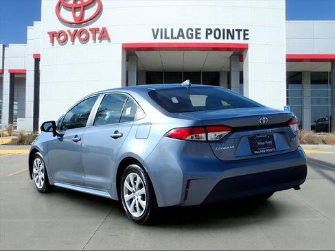 Used 2023 Toyota Corolla LE image 3