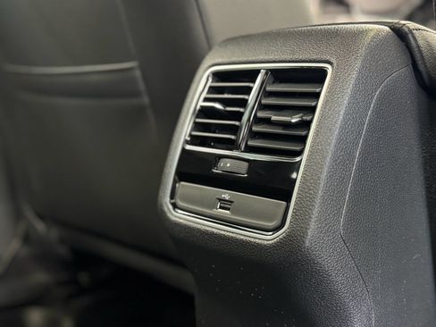 Used 2018 Volkswagen Passat 3.6 image 30