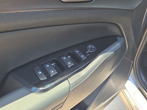 Certified 2025 Kia Sportage EX FWD image 19