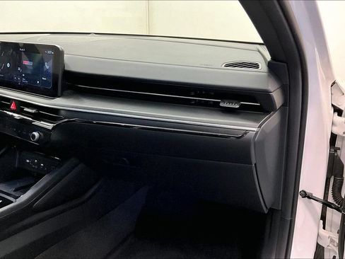 Used 2025 Kia K5 GT-Line w/ GT-Line Premium Package FWD image 15