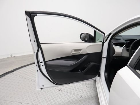 Certified 2022 Toyota Corolla L image 16