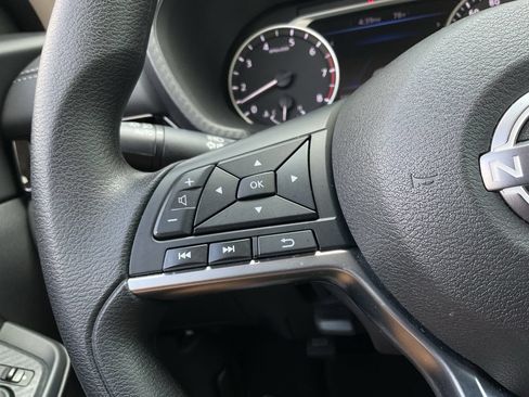 Used 2025 Nissan Sentra SV FWD image 27