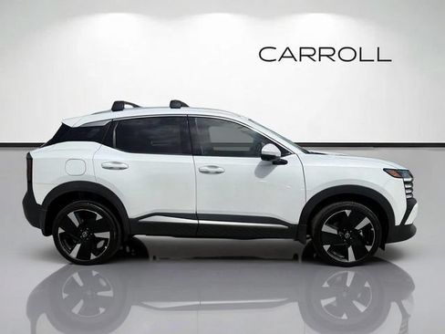 Used 2025 Nissan Kicks SR FWD image 2