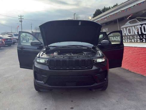 Used 2023 Jeep Grand Cherokee Altitude image 29