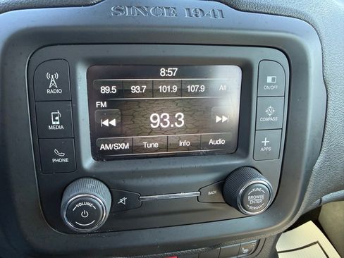 Used 2017 Jeep Renegade Trailhawk image 13