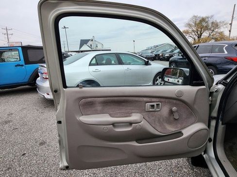 Used 2003 Toyota Tacoma 2WD Regular Cab image 9