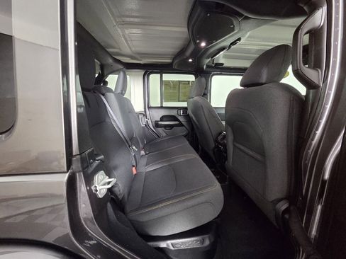 Used 2025 Jeep Wrangler Sahara w/ Safety Group image 32