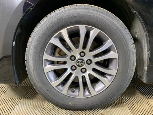 Used 2018 Toyota Sienna XLE FWD image 37