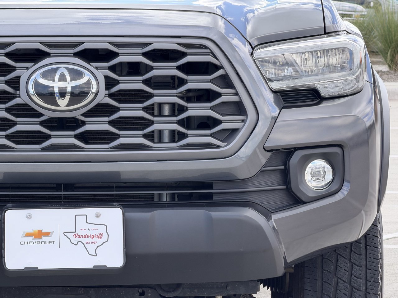 Used 2021 Toyota Tacoma TRD Off-Road w/ Technology Package AWD/4WD image 8