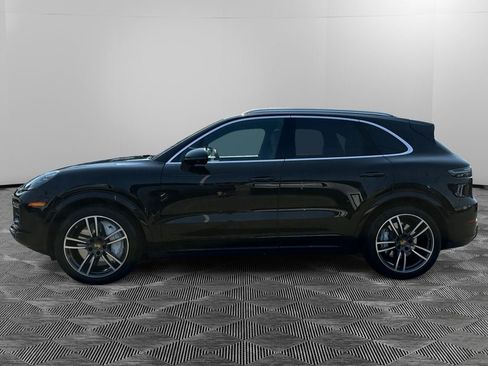 Used 2023 Porsche Cayenne Turbo AWD/4WD image 2