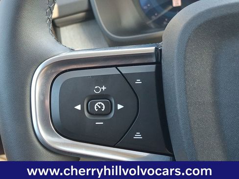 Certified 2025 Volvo XC40 B5 Plus w/ Protection Package Premier image 23