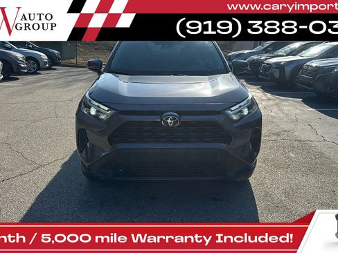 Used 2022 Toyota RAV4 XLE w/ Convenience Package image 2