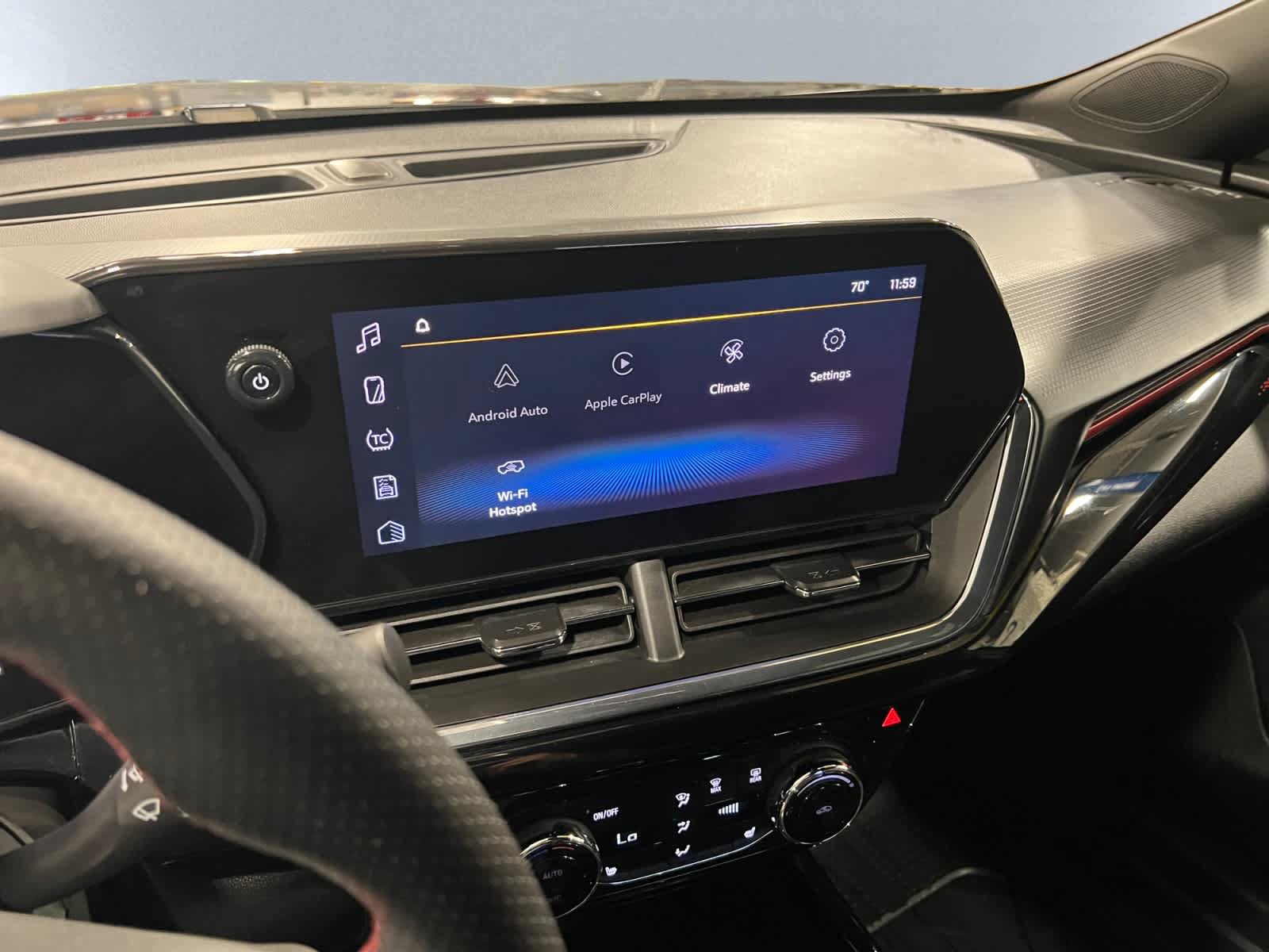 Used 2025 Chevrolet Trax RS w/ Sunroof Package FWD image 14