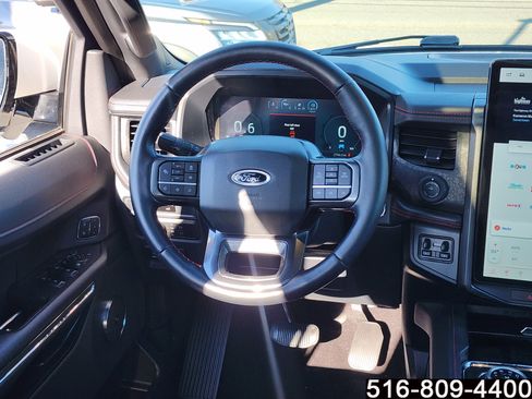 Used 2022 Ford Expedition Max Limited image 13