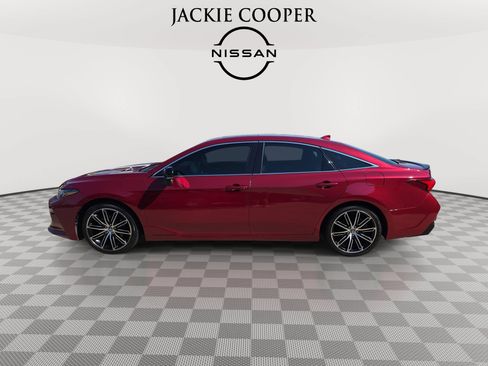 Used 2020 Toyota Avalon XSE FWD image 8